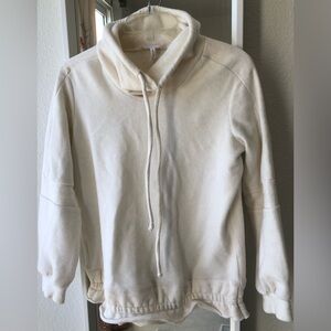 Sweatshirt, off-white, in extra small. BCBGeneration.